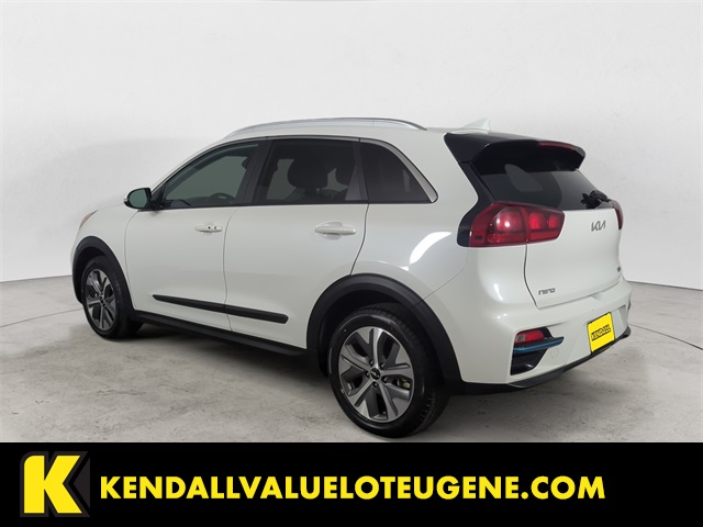 Used 2022 White Kia EX image 3