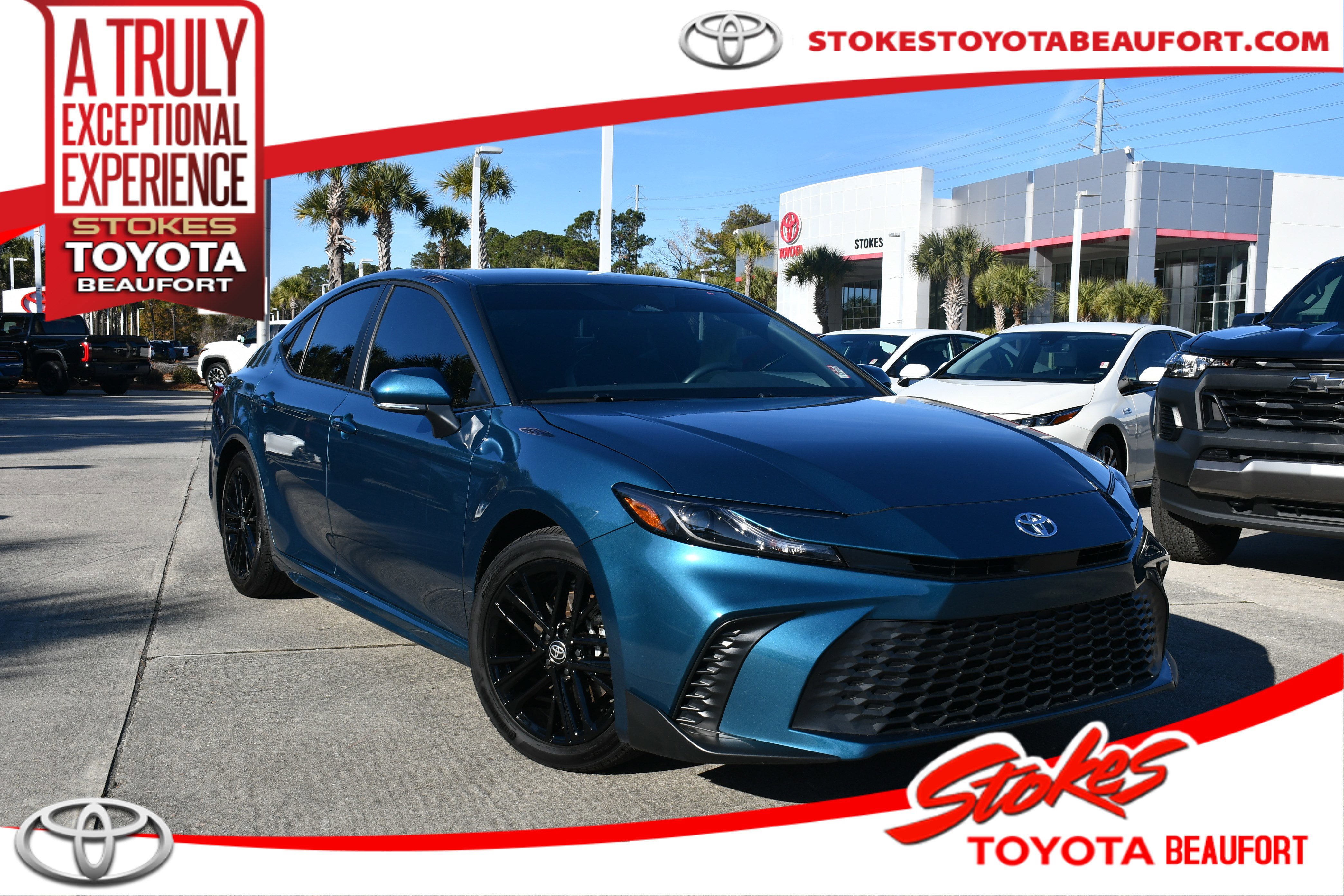 2025 Toyota Camry SE's photo