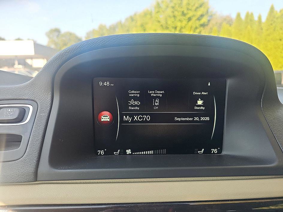 2015 Volvo XC70 T6 Platinum photo 19