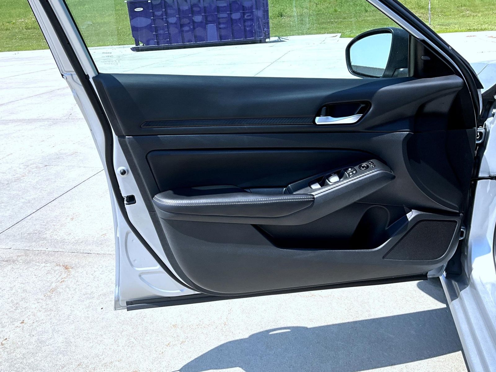 2024 Nissan Altima 2.5 SV photo 10