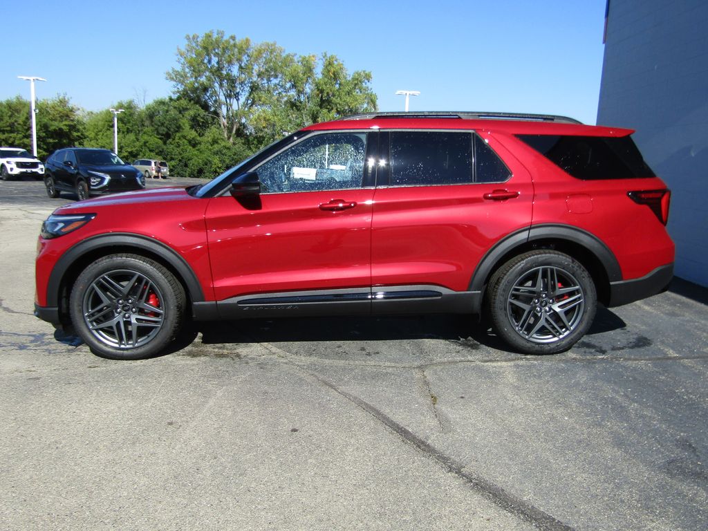 2025 Ford Explorer ST photo 2