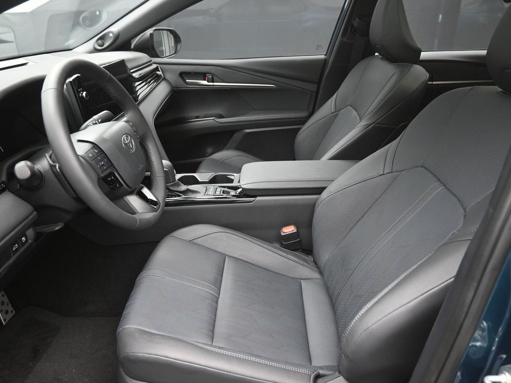 2025 Toyota Camry XSE photo 27