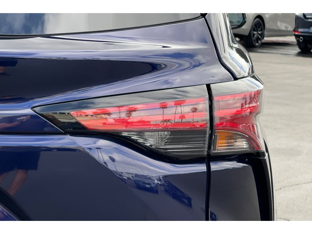 2022 Toyota Sienna XSE photo 42