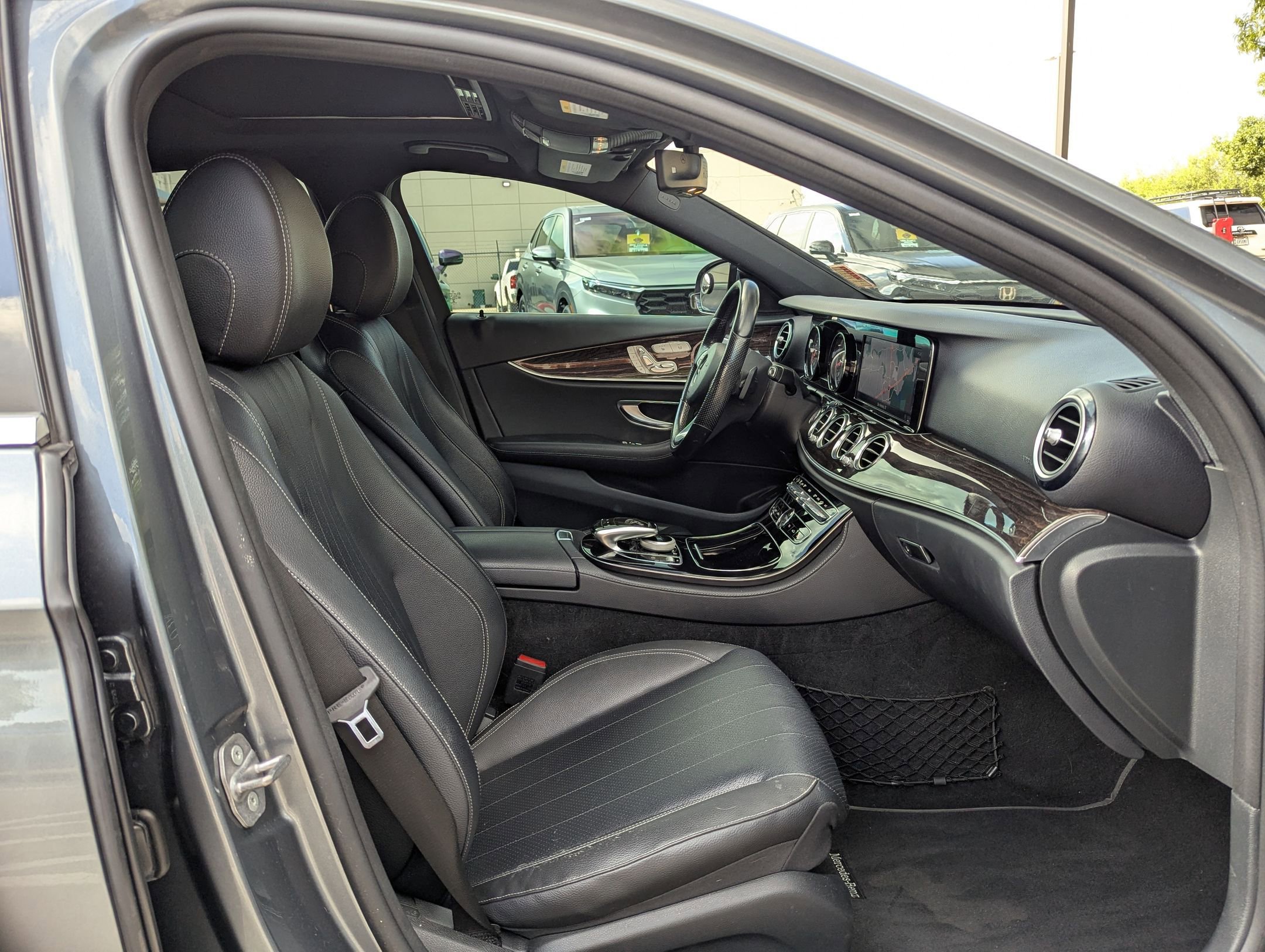 2017 Mercedes Benz E 300 Sport photo 27
