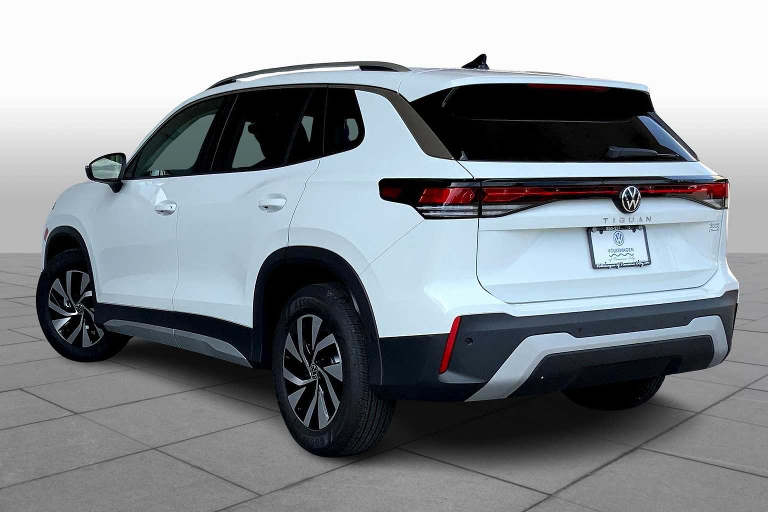 2025 Volkswagen Tiguan S photo 12
