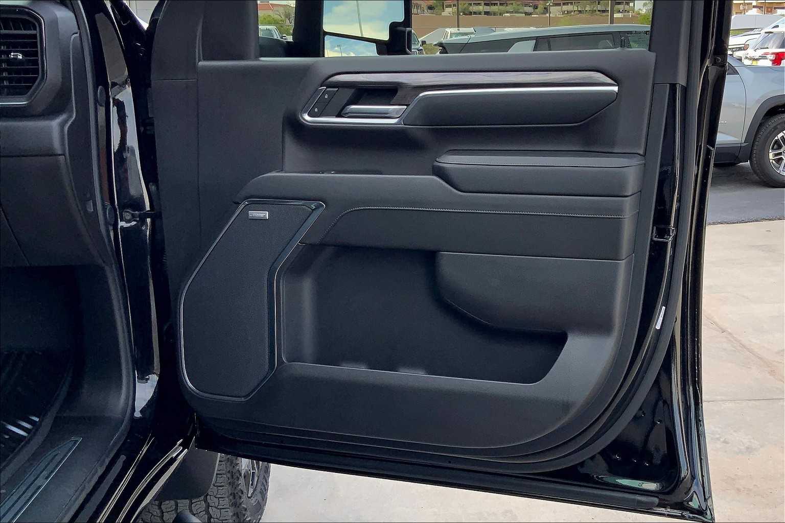 2024 Chevrolet Silverado 2500HD LTZ photo 21