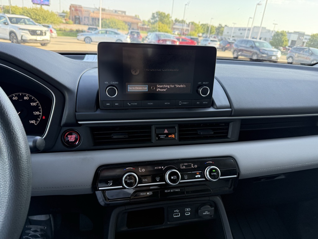 2023 Honda Pilot LX photo 18