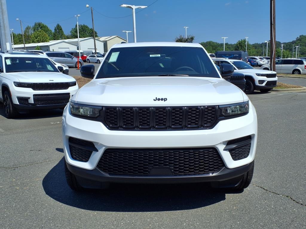2025 Jeep Grand Cherokee Altitude X photo 2