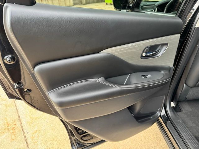 2017 Nissan Murano Platinum photo 21