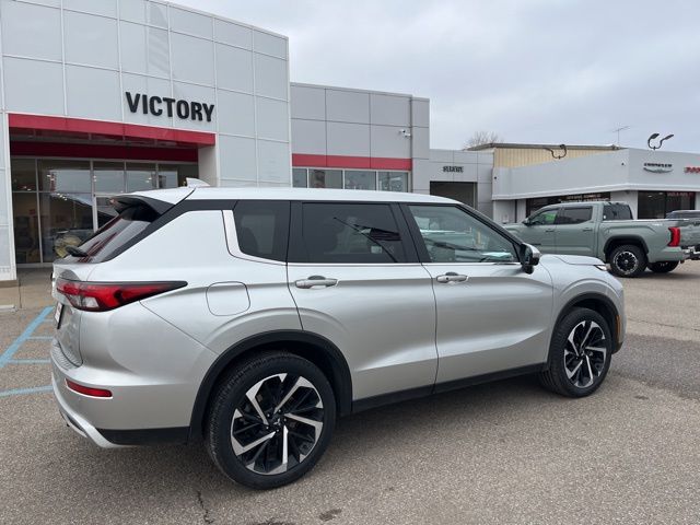 2024 Mitsubishi Outlander SE Ralliart photo 2