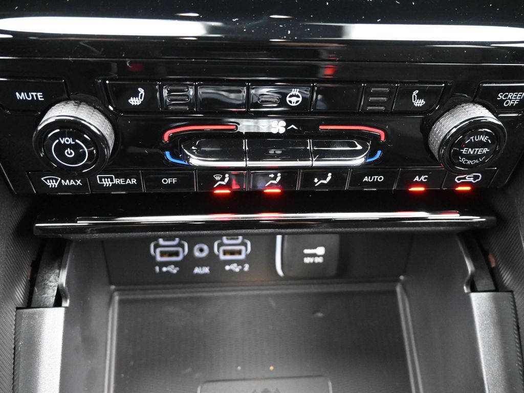 2025 Jeep Grand Cherokee Altitude photo 14