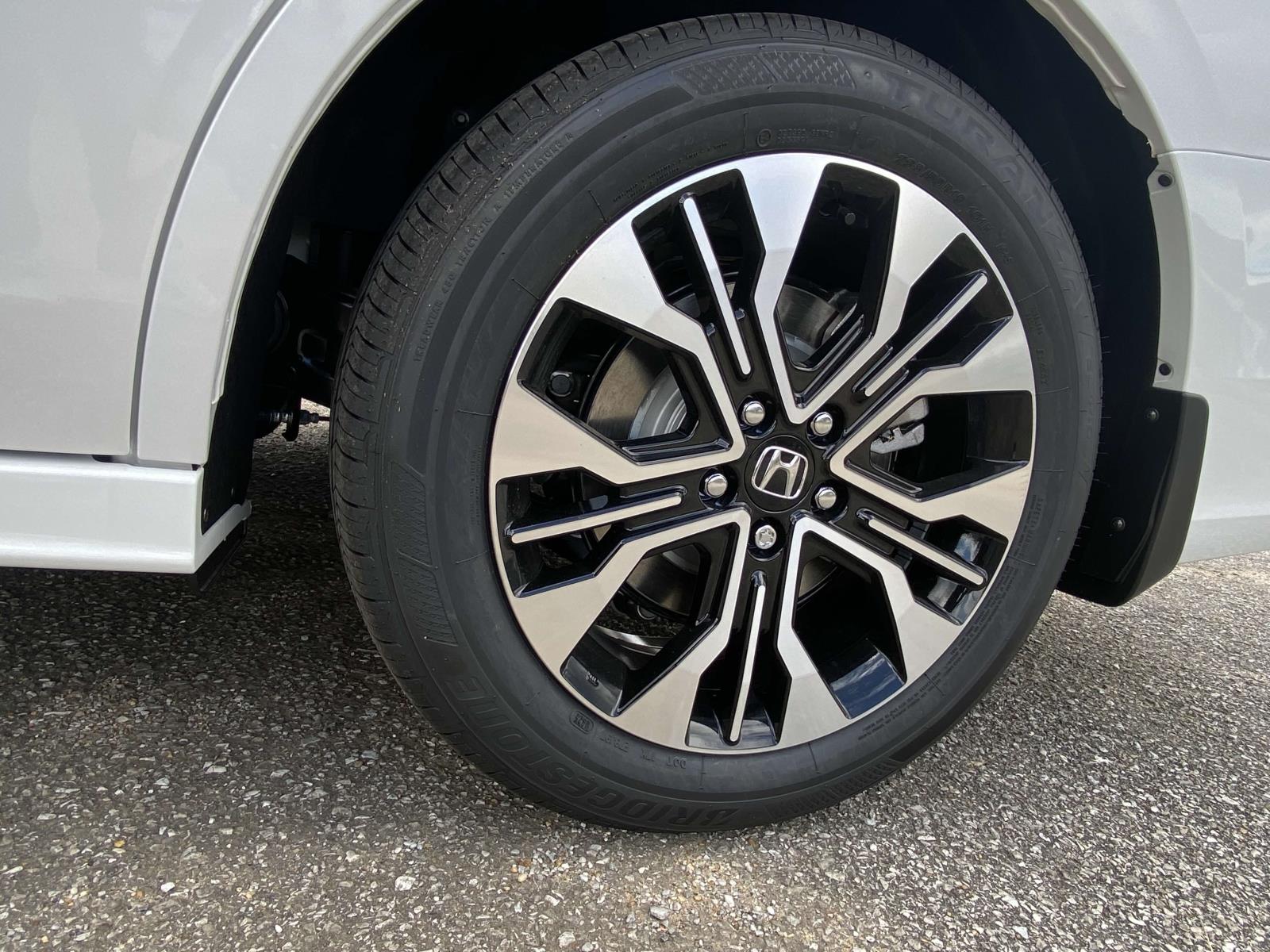 2026 Honda Odyssey Elite photo 3