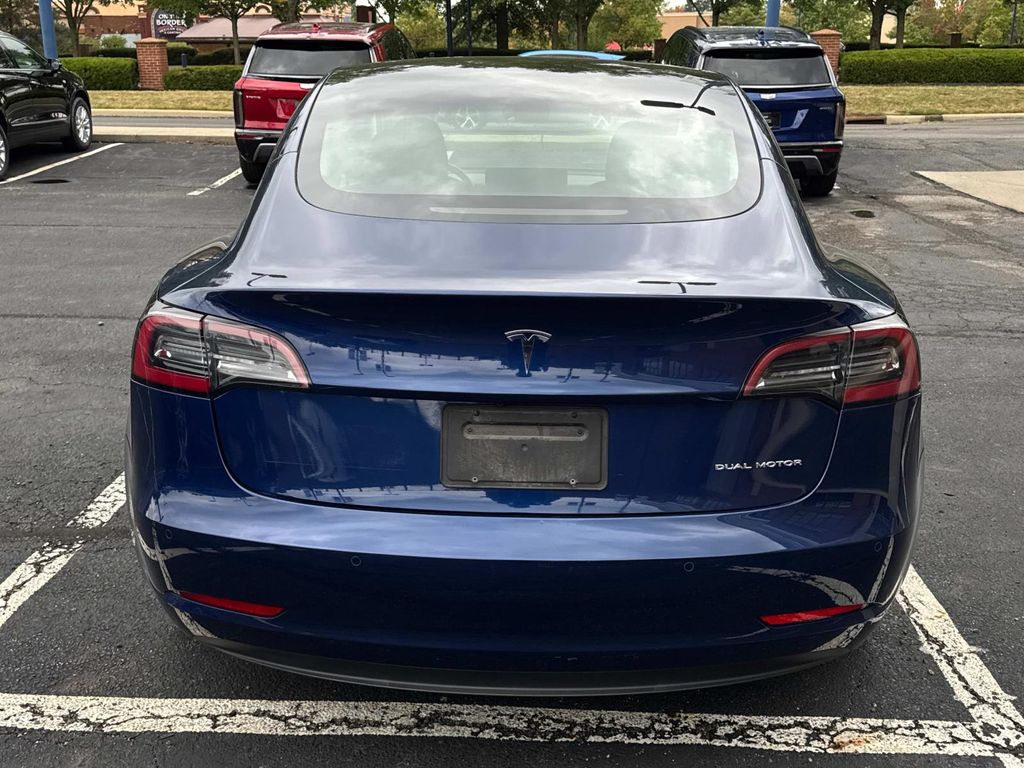 2021 Tesla Model 3 Long Range photo 4