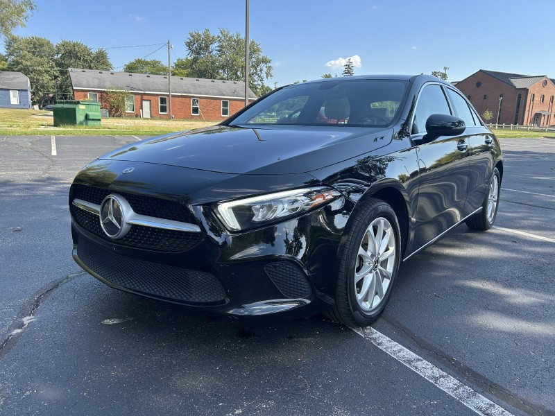 2019 Mercedes Benz A 220 4MATIC photo 3