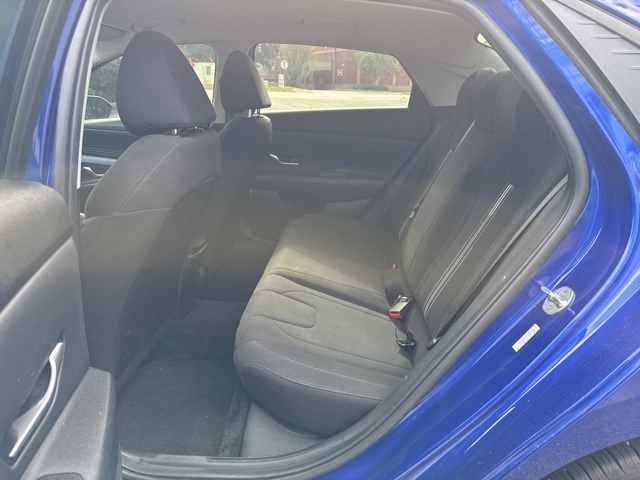 2023 Hyundai Elantra SEL photo 9