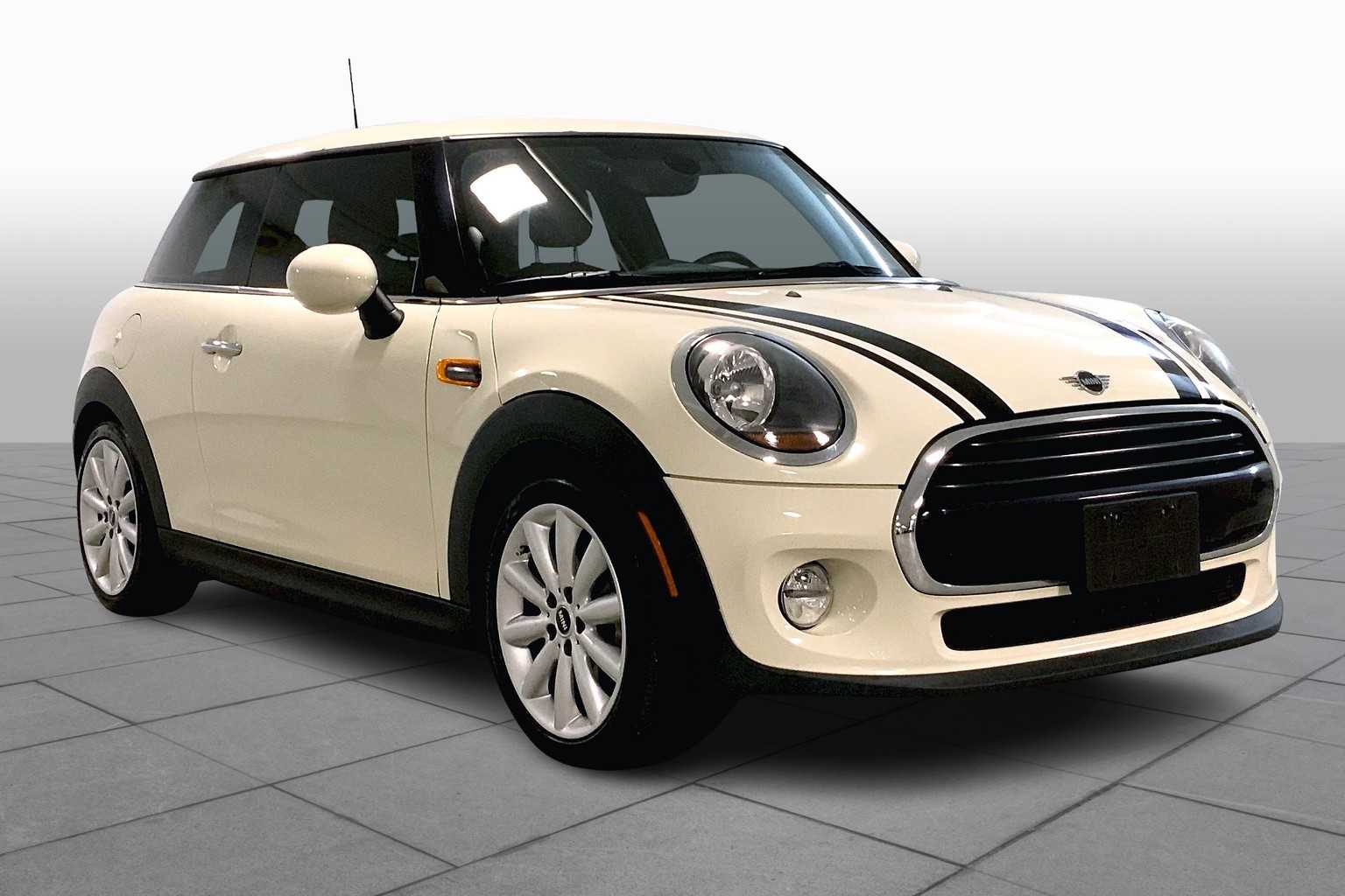 Used 2019 MINI Hardtop 2 Door Base with VIN WMWXP5C55K2H96038 for sale in Kansas City