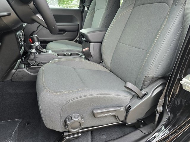 2025 Jeep Wrangler Sport S photo 4