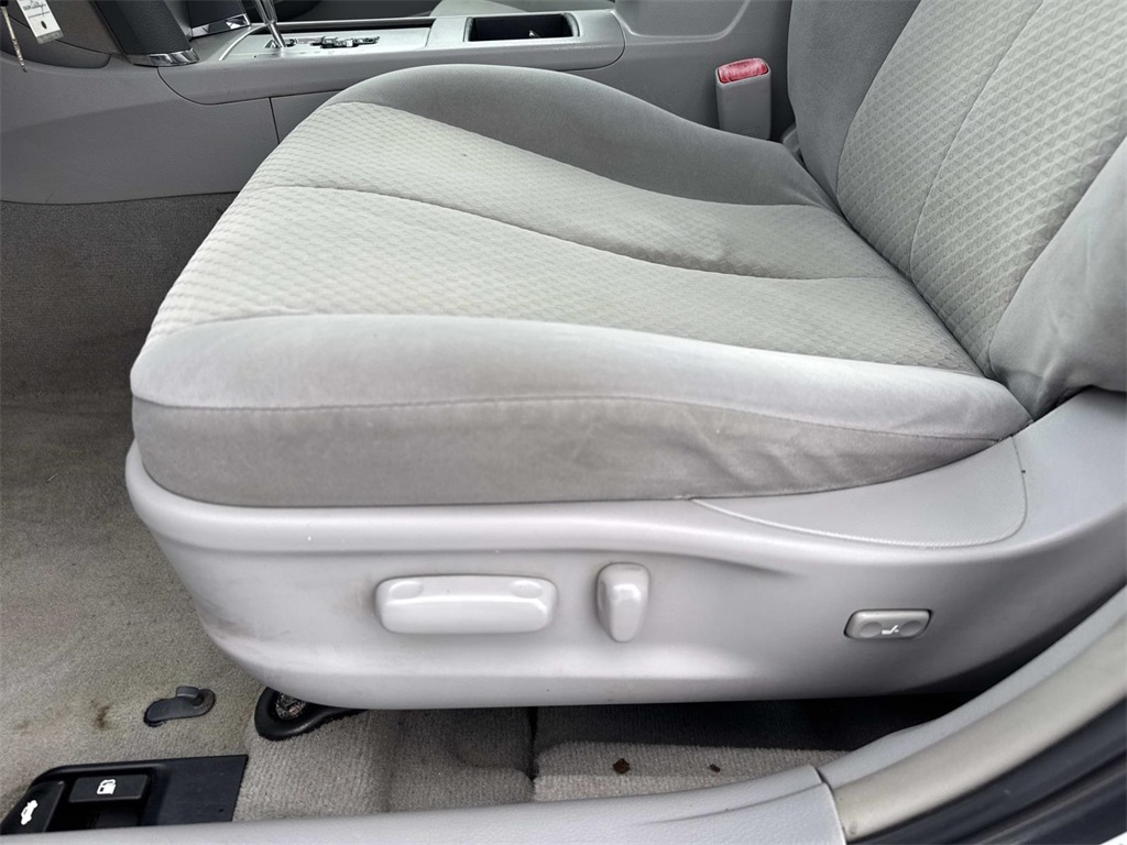 2008 Toyota Camry LE photo 14