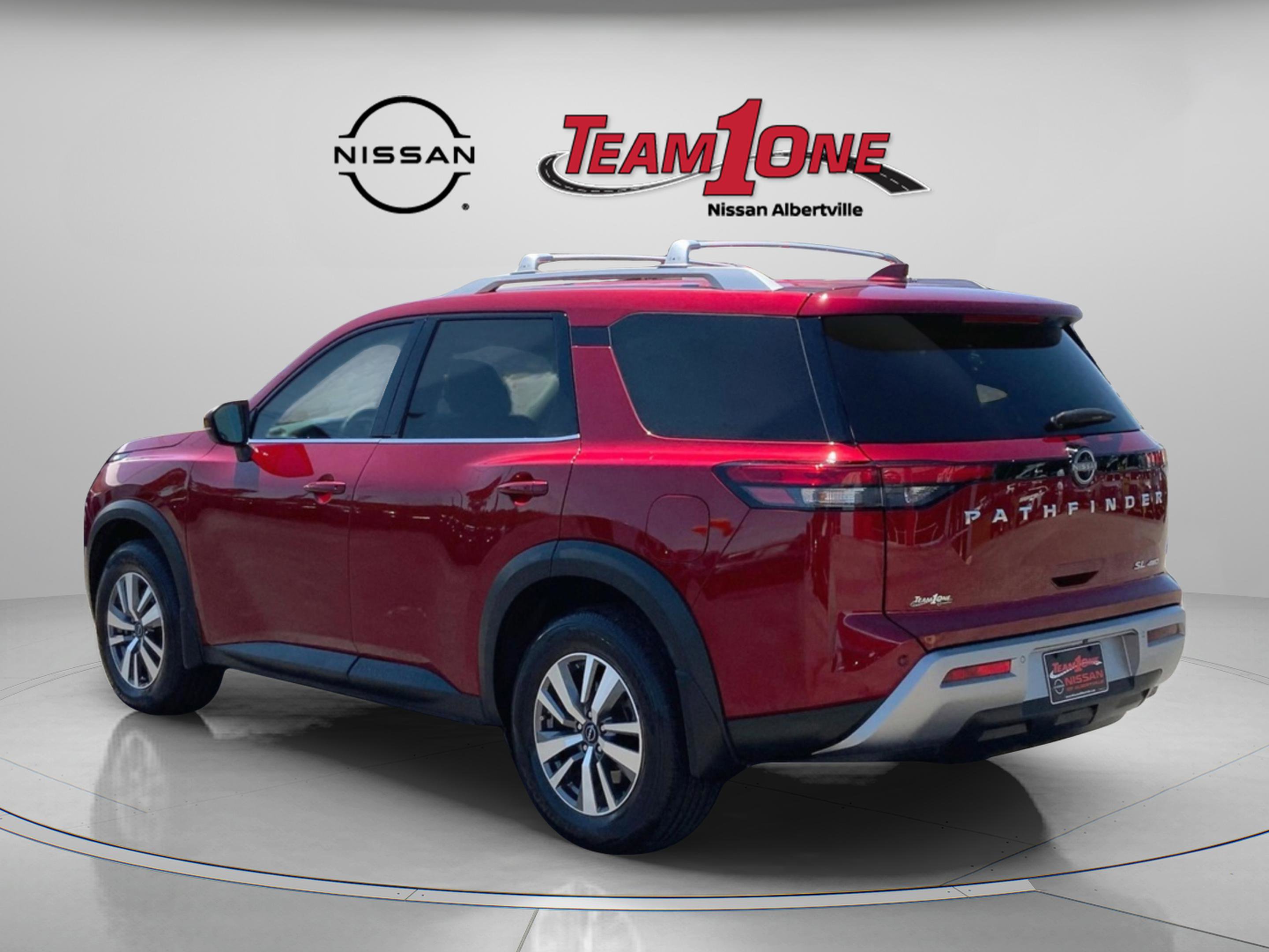 2023 Nissan Pathfinder SL photo 4