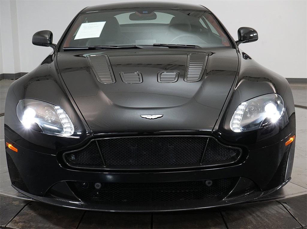 2017 Aston Martin V12 Vantage S photo 4