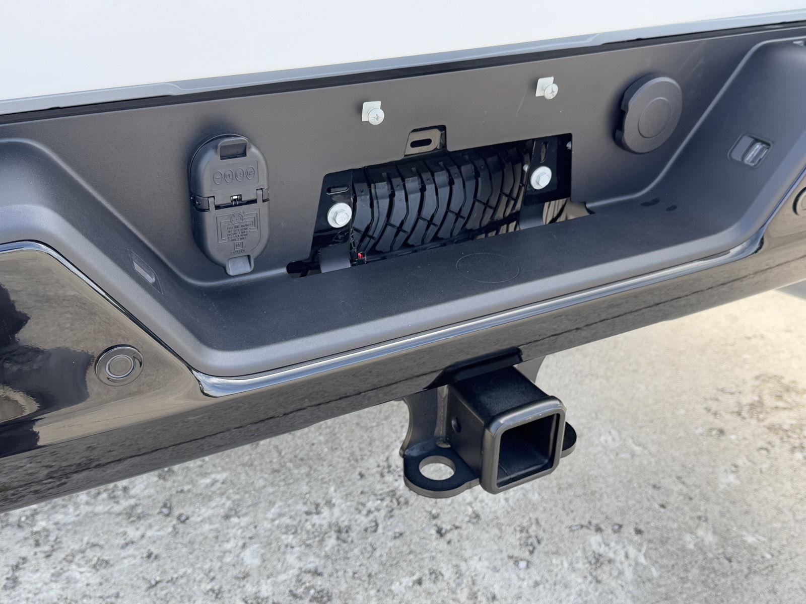 2025 Chevrolet Silverado 2500HD Custom photo 32