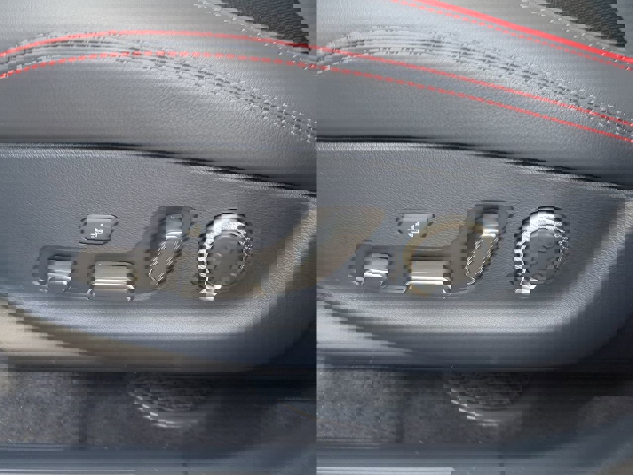 2025 Genesis GV70 2.5T photo 18