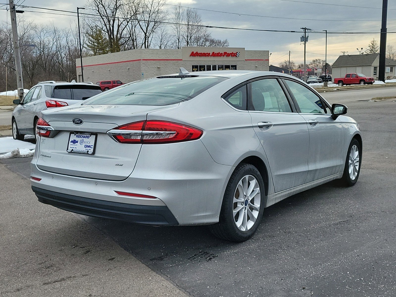 2019 Ford Fusion SE photo 2