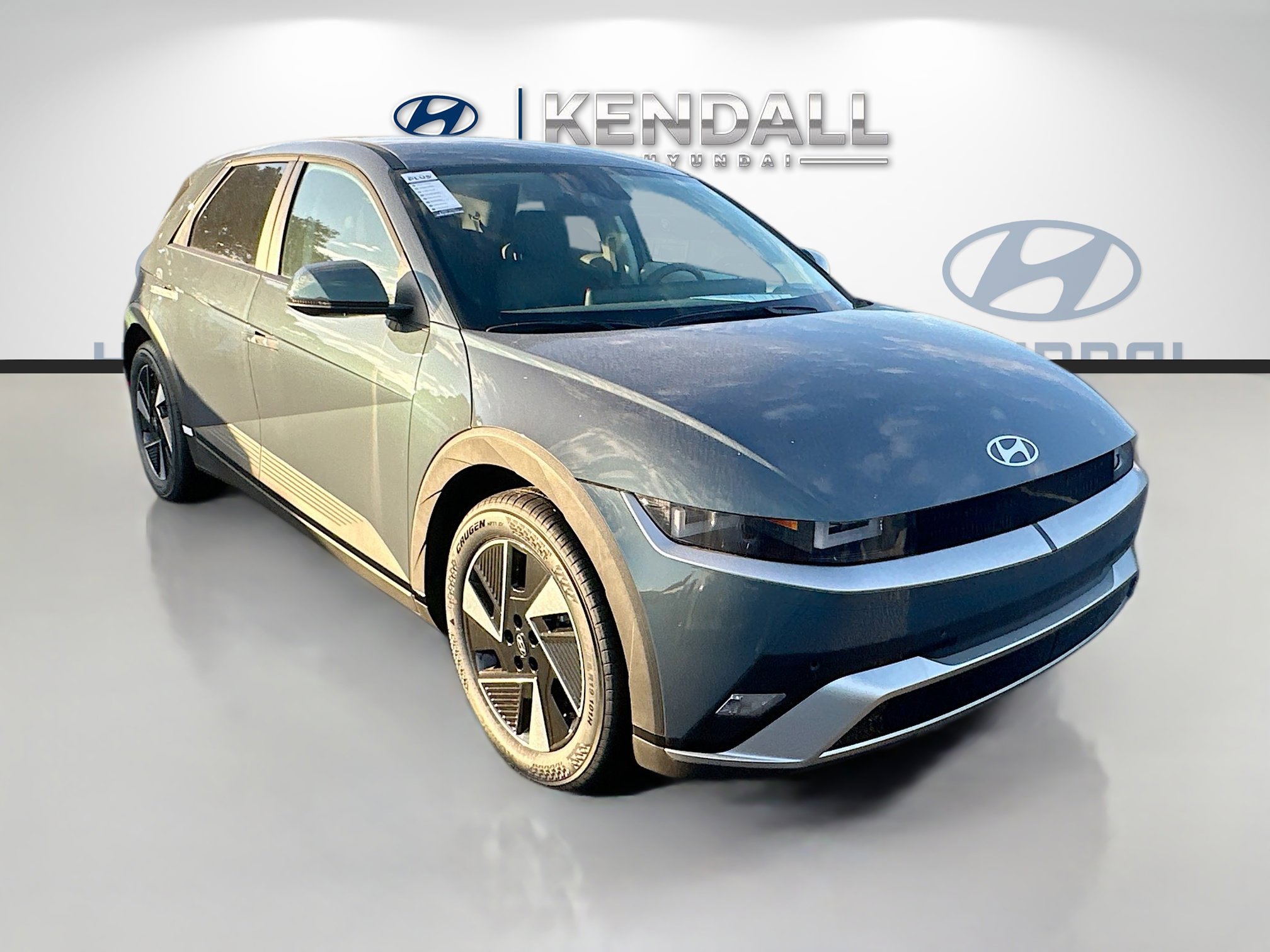 2025 Hyundai IONIQ 5 SE's photo