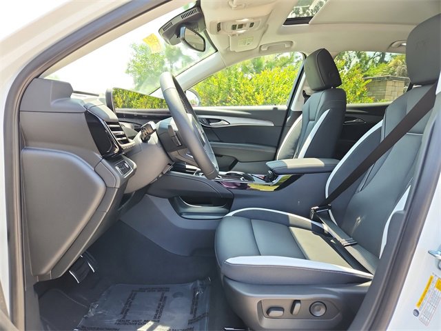 2025 Buick Envision Sport Touring photo 16