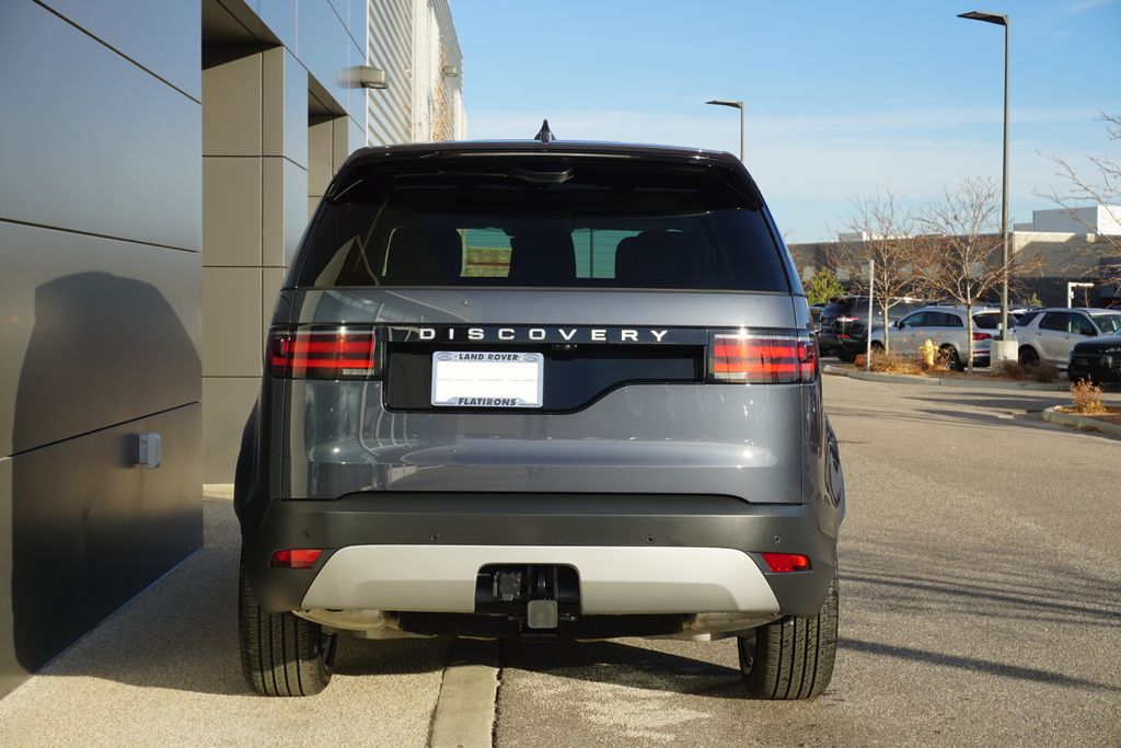 2025 Land Rover Discovery S photo 6