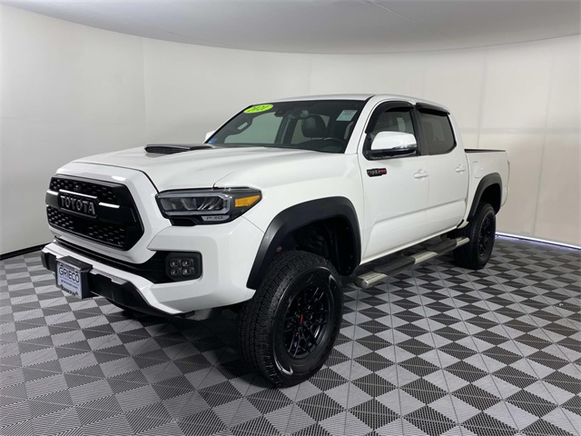 2021 Toyota Tacoma TRD Pro V6 photo 3
