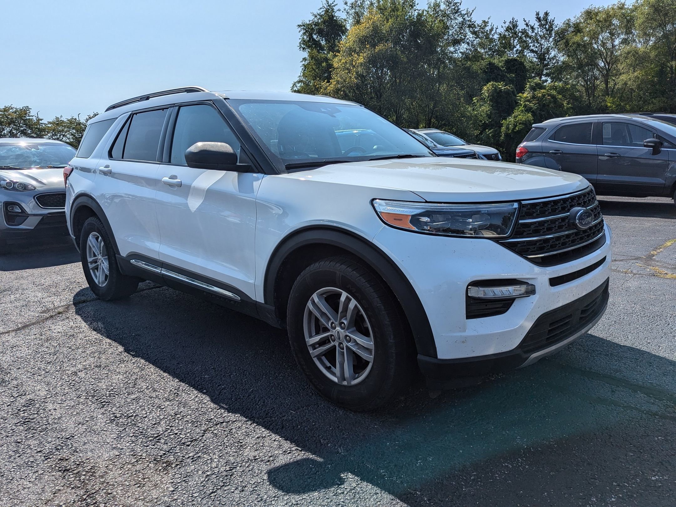 2021 Ford Explorer XLT photo 4