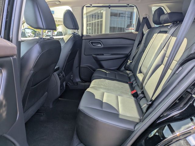 2021 Nissan Rogue SV photo 12
