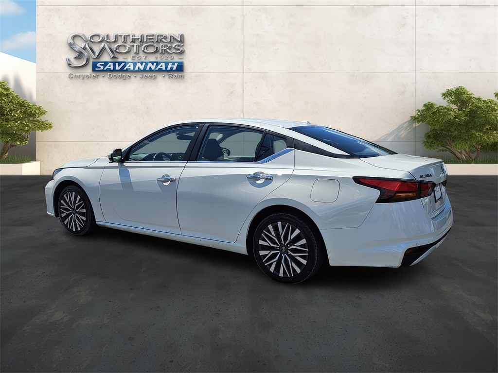 2023 Nissan Altima 2.5 SV photo 3