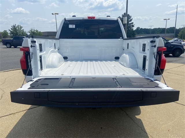 2025 Ford F-150 Lightning Lariat photo 7