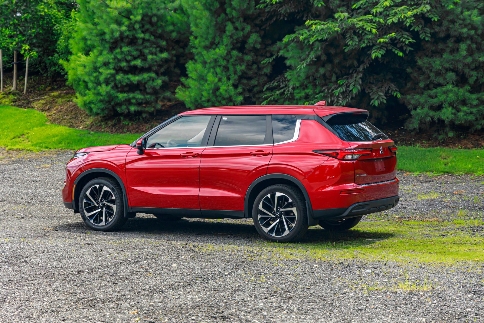 2022 Mitsubishi Outlander ES photo 4