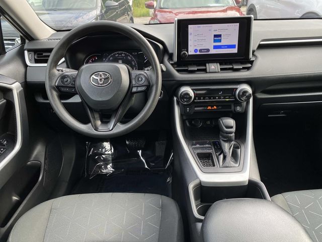 2023 Toyota RAV4 XLE photo 5