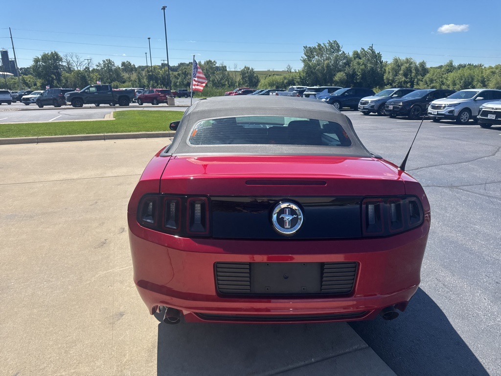 2013 Ford Mustang V6 Convertible photo 6