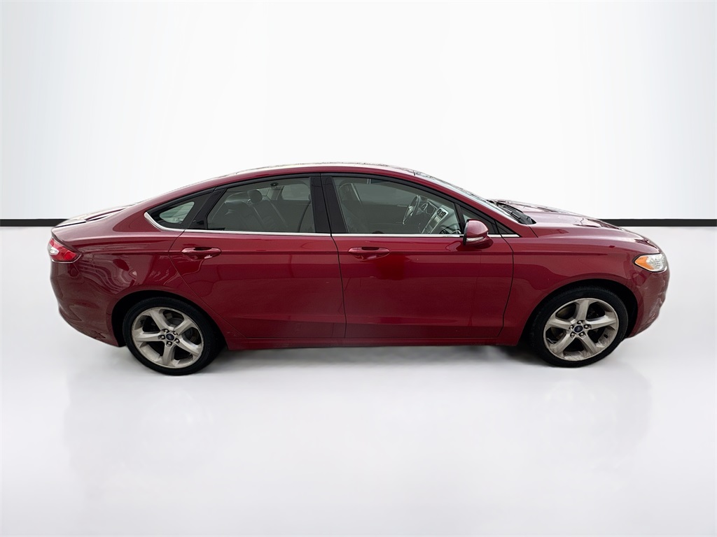2016 Ford Fusion SE photo 4