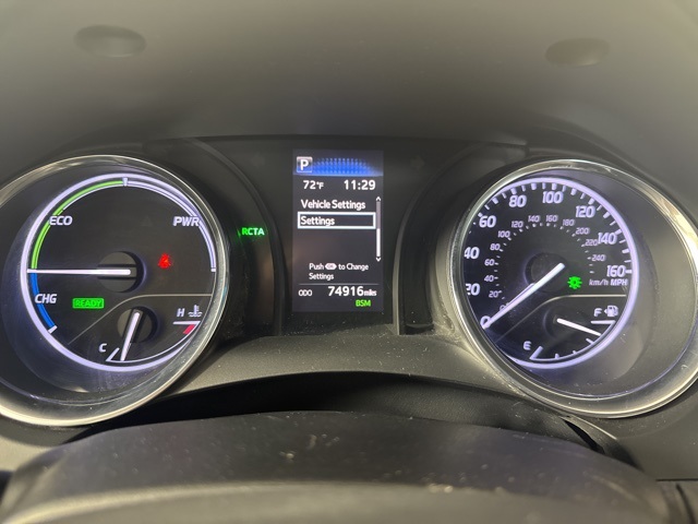 2019 Toyota Camry Hybrid SE photo 16