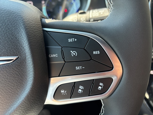 2025 Chrysler Pacifica photo 22