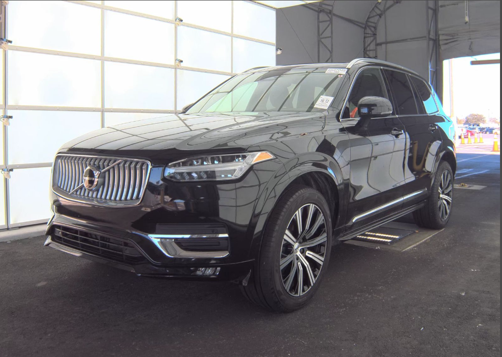2024 Volvo XC90 Core's photo