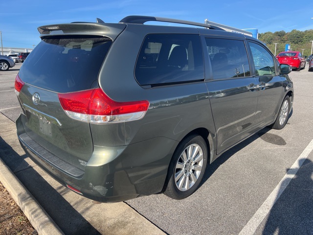 2013 Toyota Sienna photo 5