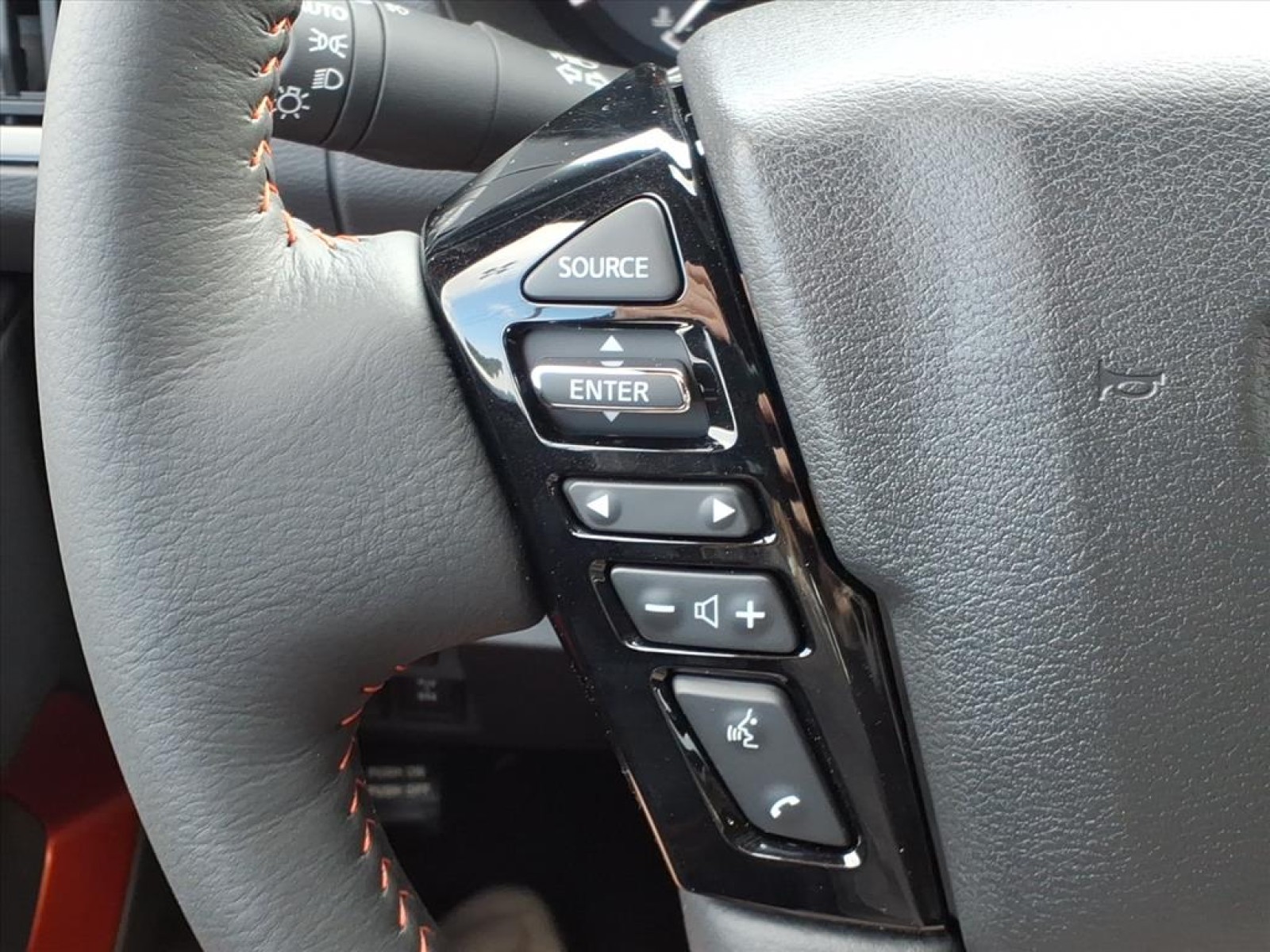 2026 Nissan Frontier Crew Cab PRO-4X® White at Robbins Nissan