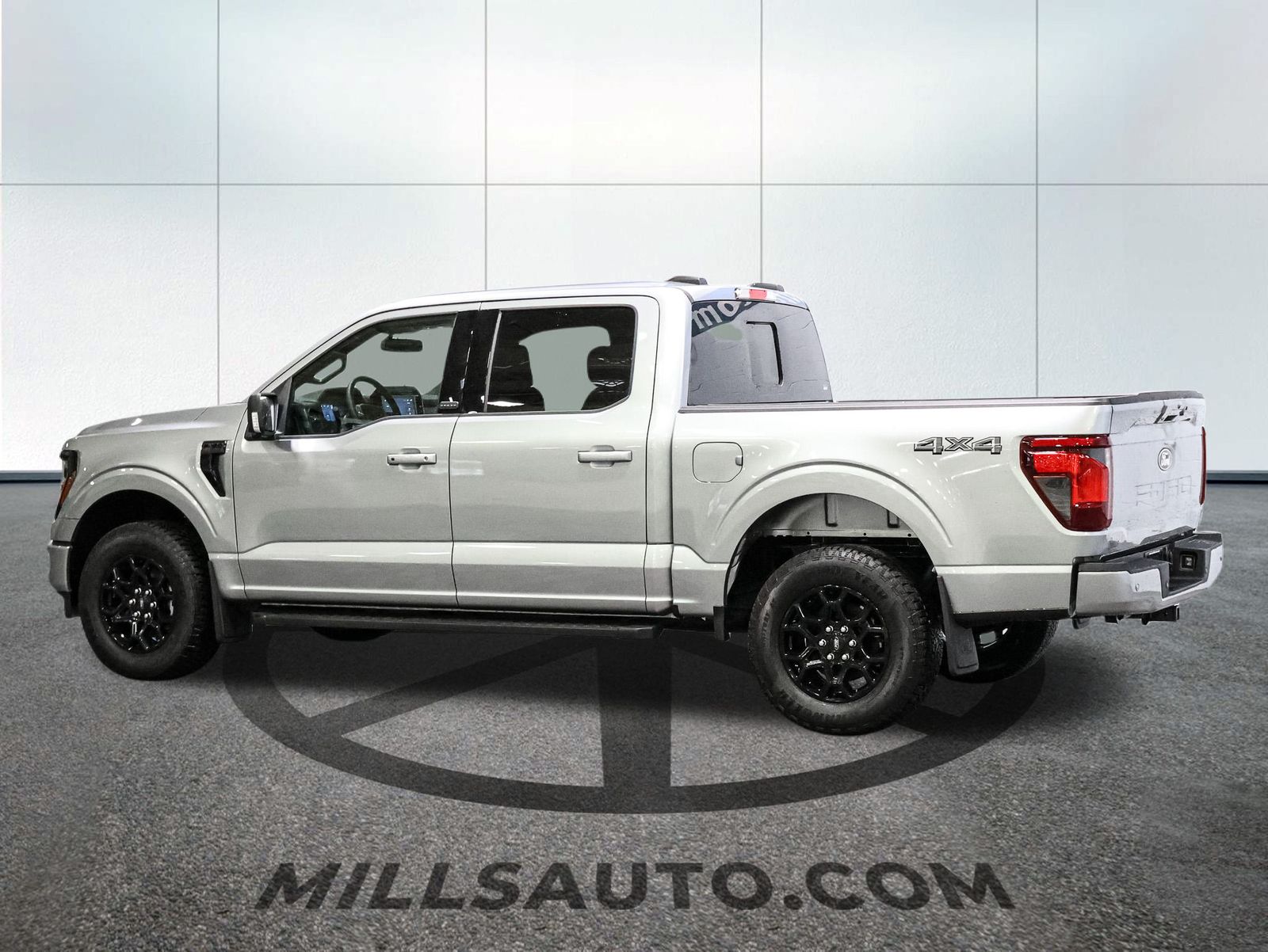 2025 Ford F-150 XLT photo 3