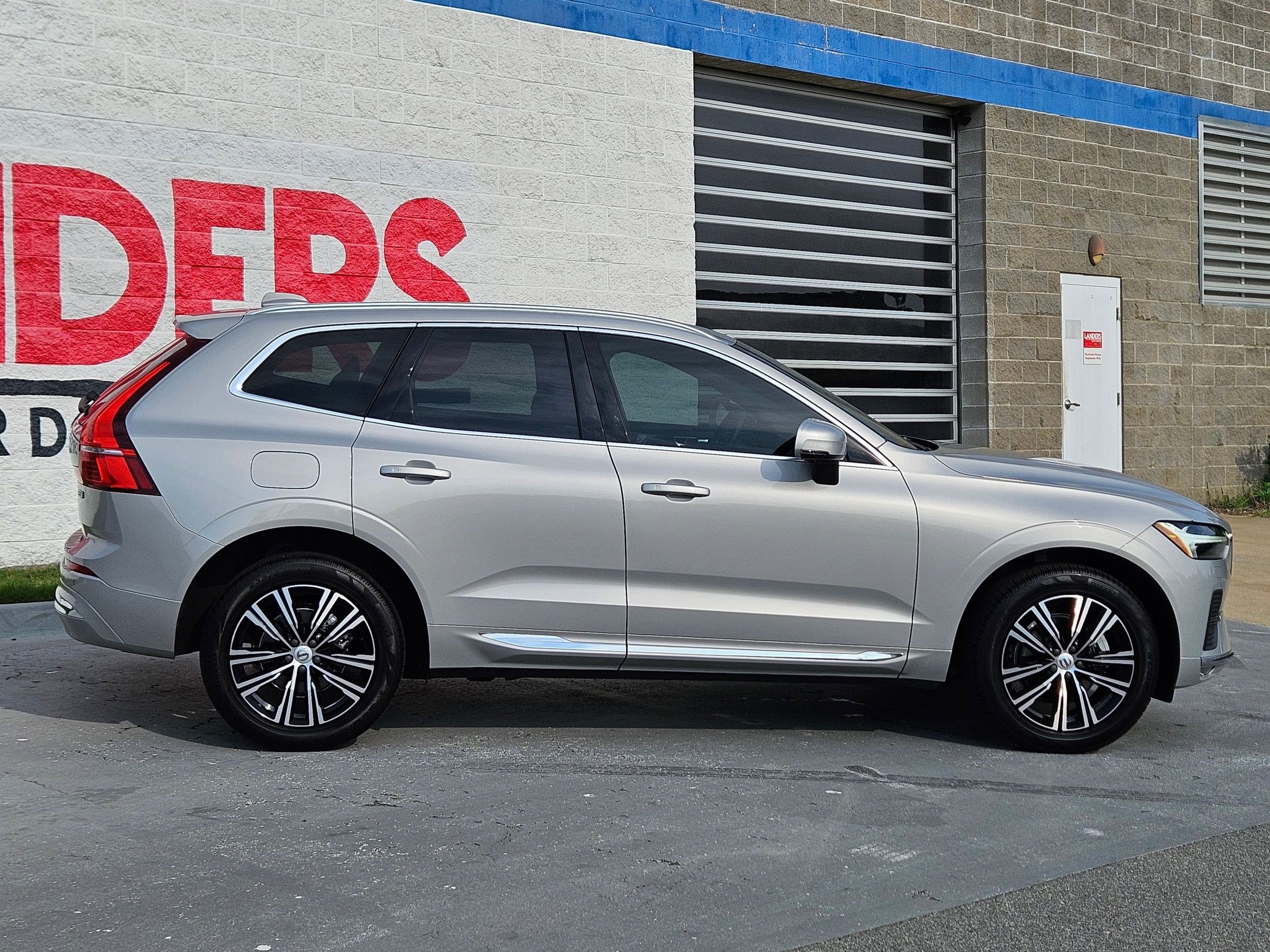 2022 Volvo XC60 Inscription photo 7