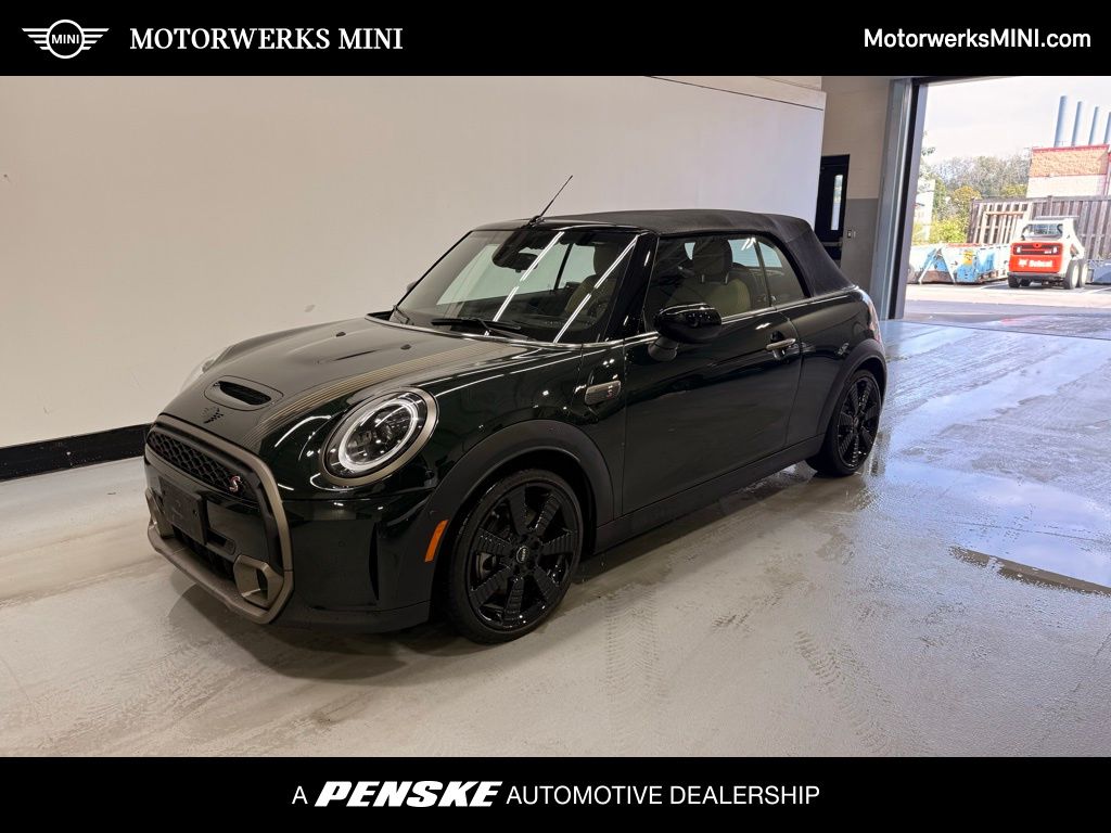2023 MINI Convertible S's photo