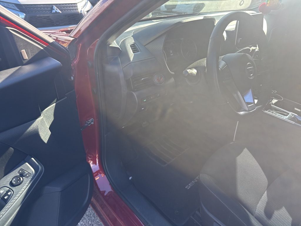 2023 Nissan Sentra SV photo 9