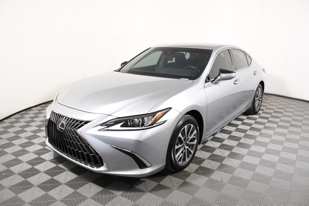 2023 Lexus ES 350's photo