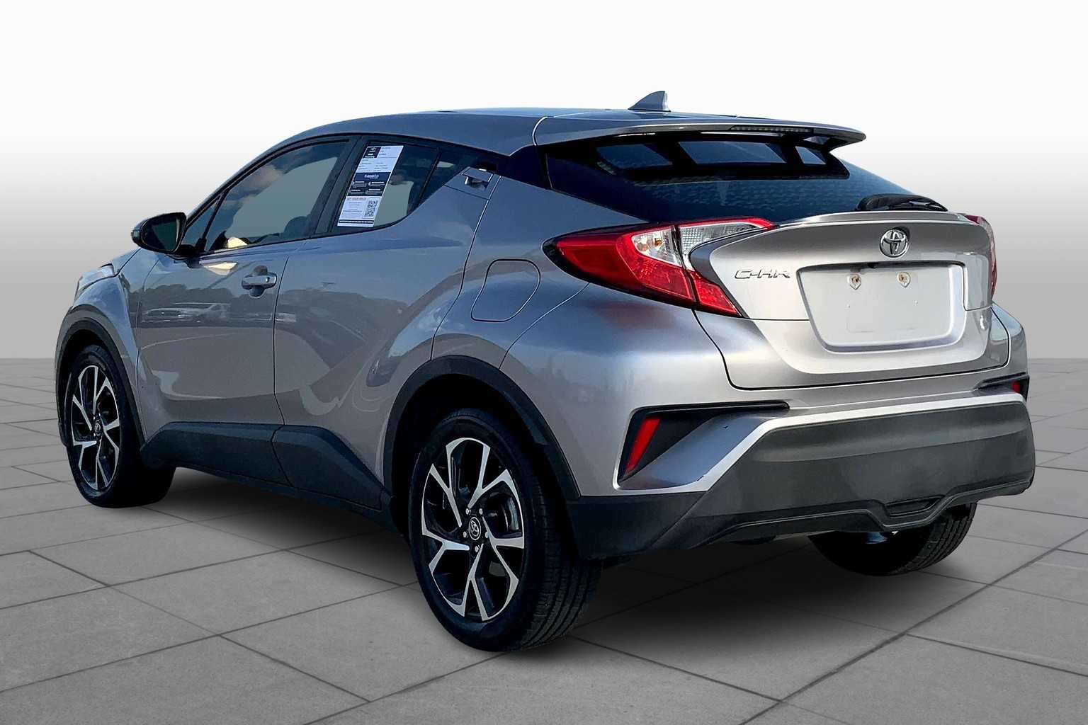 2018 Toyota C-HR XLE Premium photo 10
